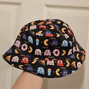 Pac-Man reversible bucket hat NWOT